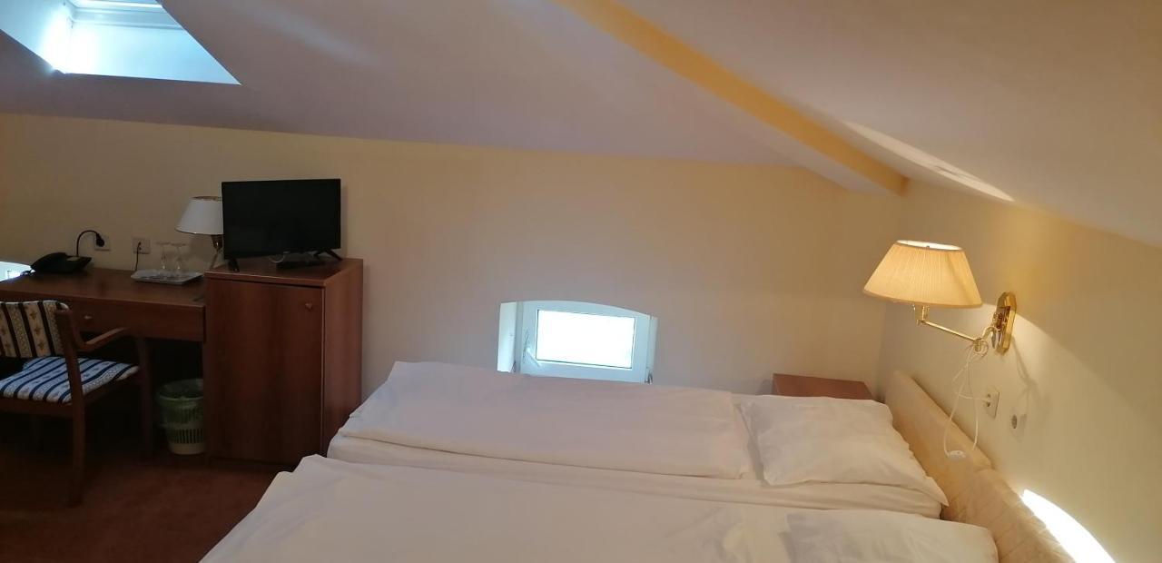 Hotel Vila Ruzica- Glavna Zgrada I Depandanse Crikvenica Eksteriør bilde
