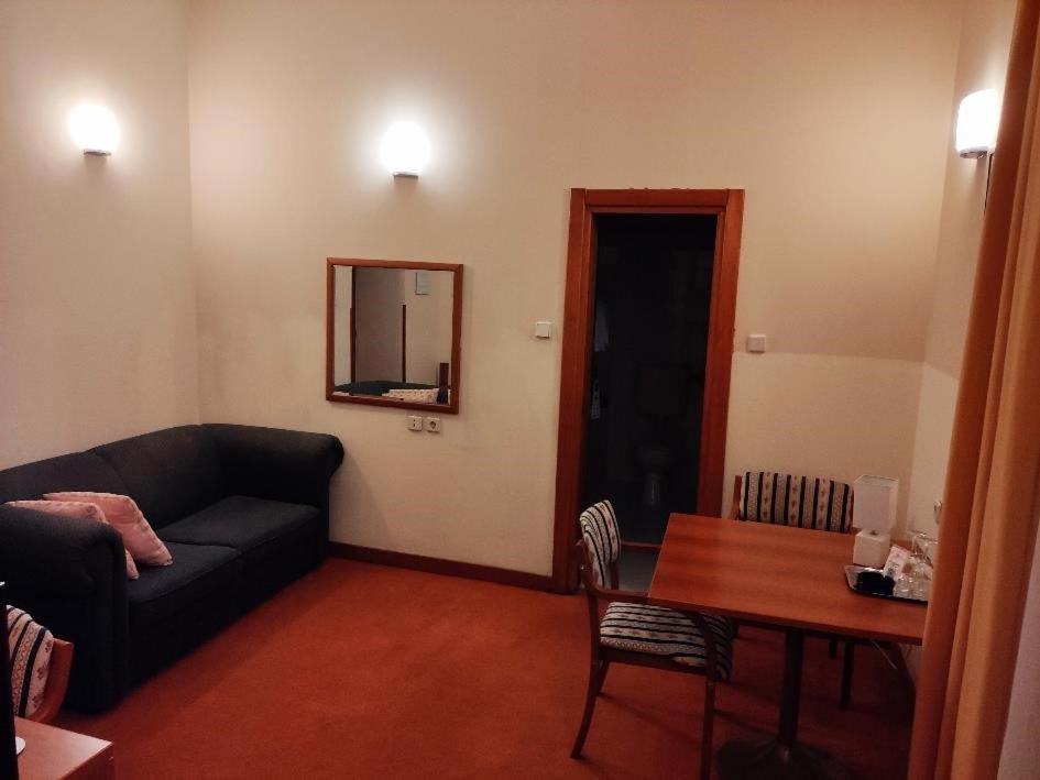 Hotel Vila Ruzica- Glavna Zgrada I Depandanse Crikvenica Eksteriør bilde
