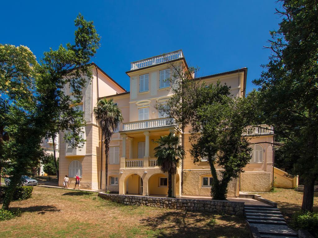 Hotel Vila Ruzica- Glavna Zgrada I Depandanse Crikvenica Eksteriør bilde