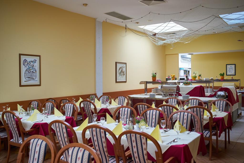 Hotel Vila Ruzica- Glavna Zgrada I Depandanse Crikvenica Eksteriør bilde