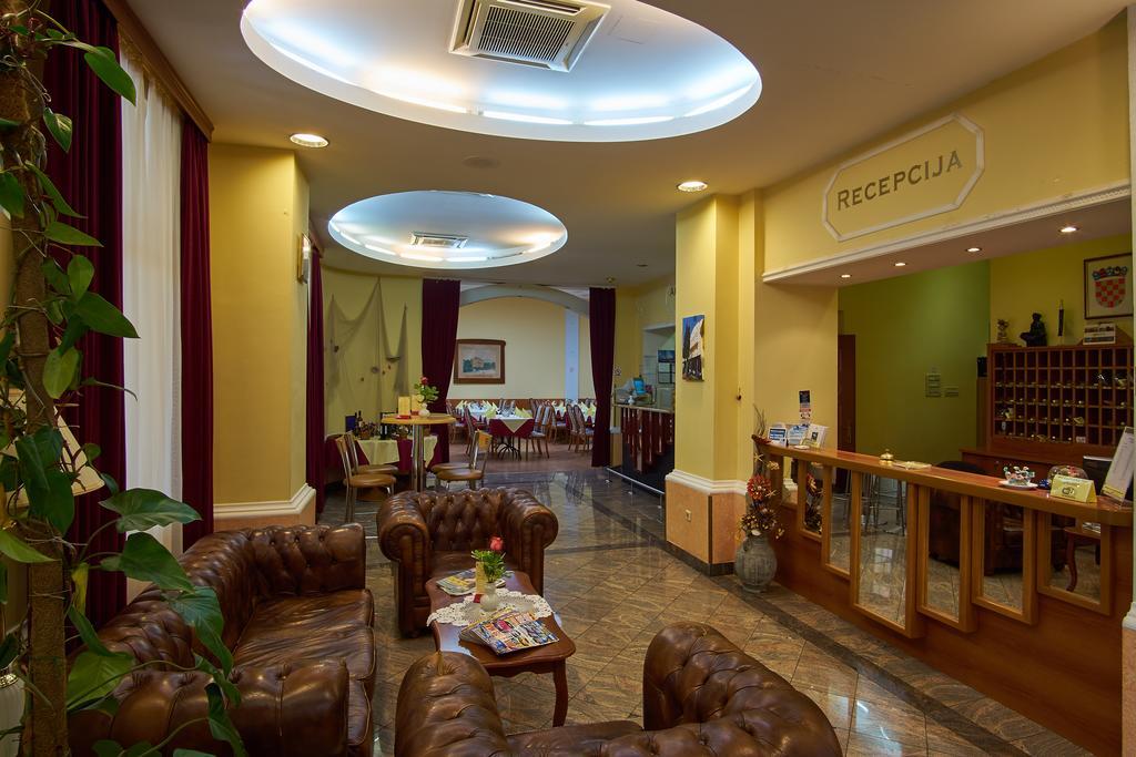 Hotel Vila Ruzica- Glavna Zgrada I Depandanse Crikvenica Eksteriør bilde