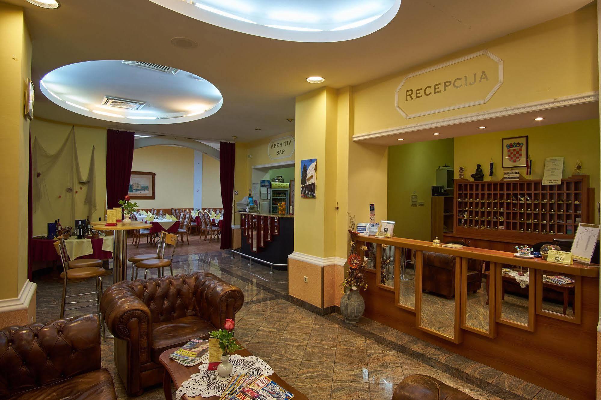 Hotel Vila Ruzica- Glavna Zgrada I Depandanse Crikvenica Eksteriør bilde